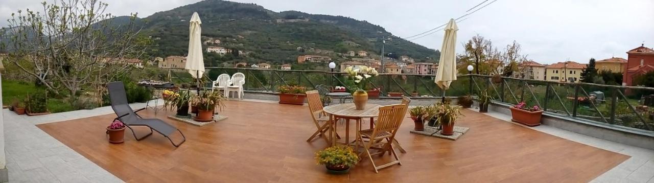 Casa Papaveri Rossi Finale Ligure Luaran gambar