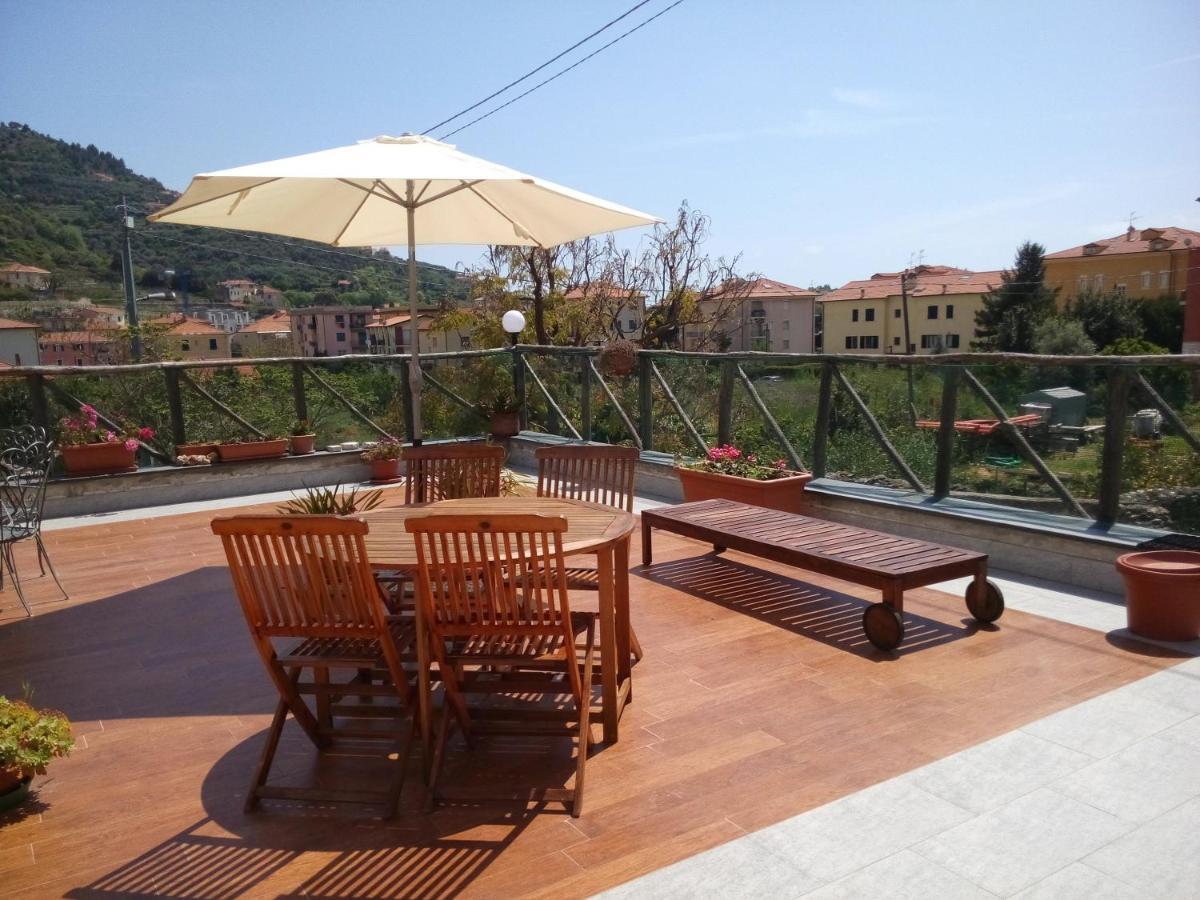 Casa Papaveri Rossi Finale Ligure Luaran gambar
