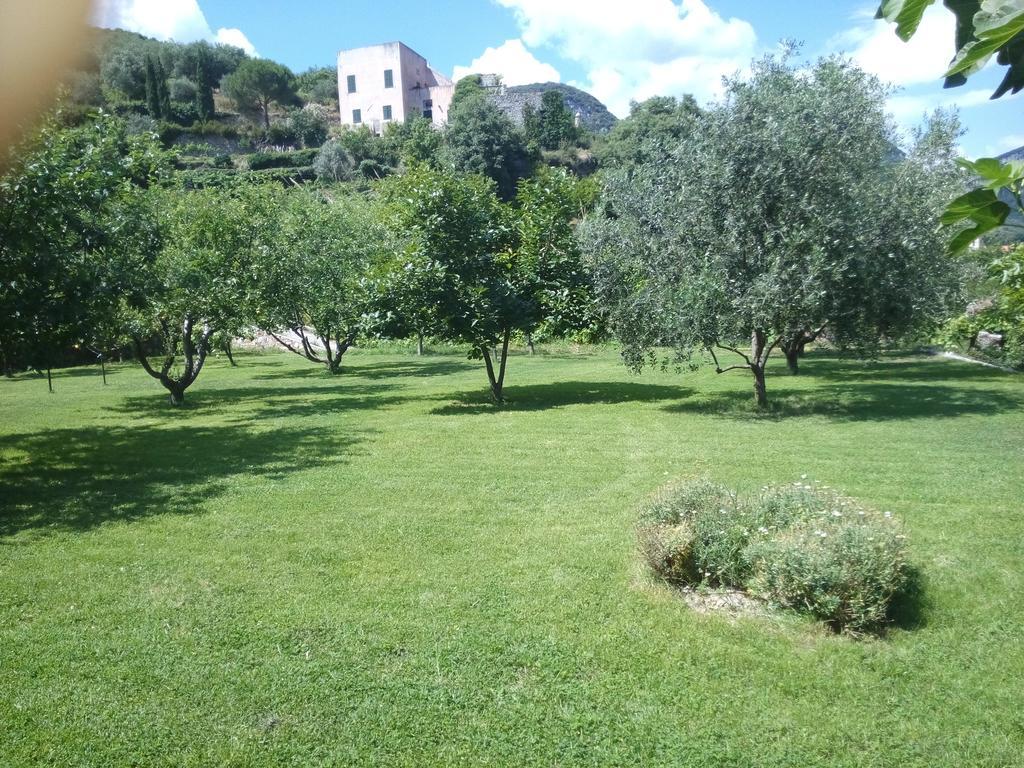 Casa Papaveri Rossi Finale Ligure Bilik gambar