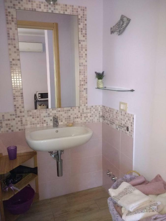 Casa Papaveri Rossi Finale Ligure Luaran gambar