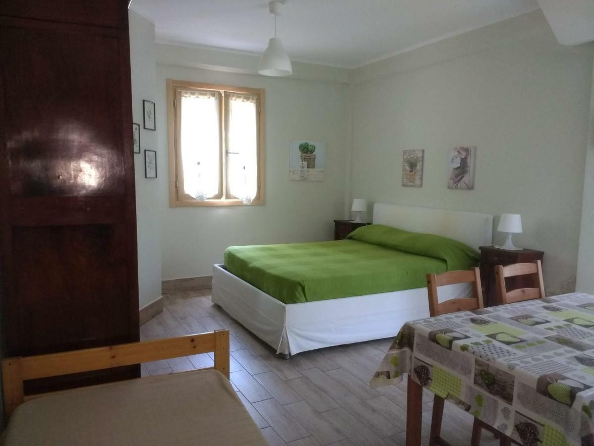 Casa Papaveri Rossi Finale Ligure Luaran gambar